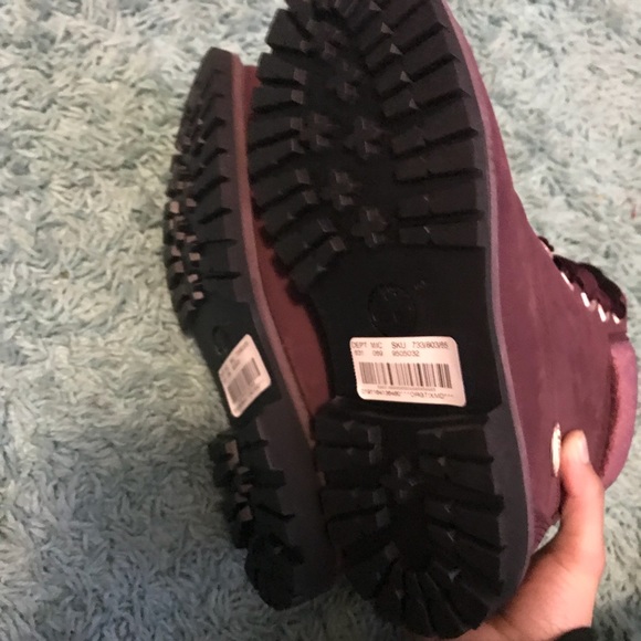 Maroon velvet timberlands - Picture 3 of 12